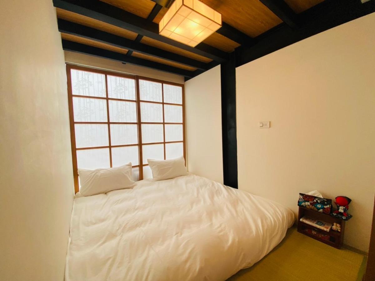 捉鳳凰 台南百年老宅包棟導覽民宿系列catchphoenix Centennial Guesthouse Exterior photo